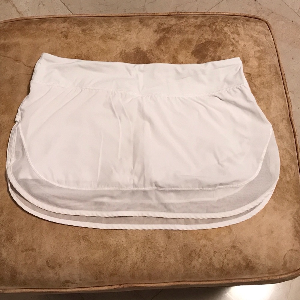 Gently used lululemon skirt. Size 10