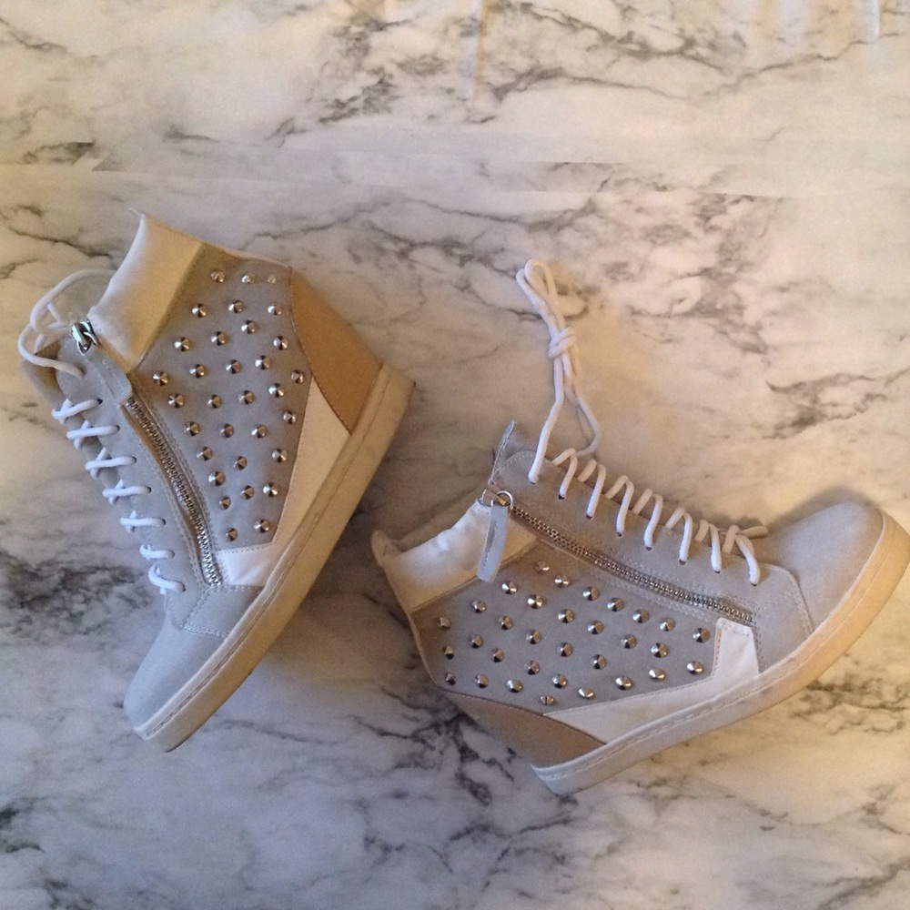 SOLD [GUC] Bakers Cream Sneaker Wedge Shoes