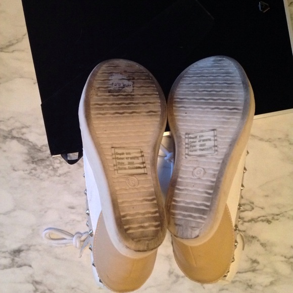 SOLD [GUC] Bakers Cream Sneaker Wedge Shoes - Picture 3 of 5