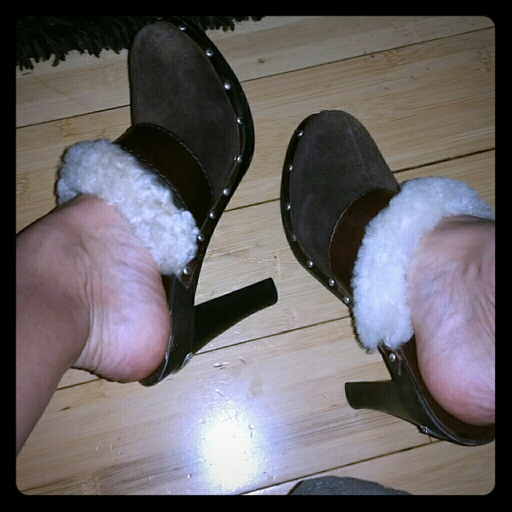Size 5.5 Michael Kohrs Clogs NEW