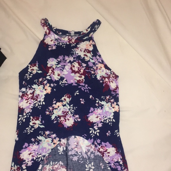 A shirt with long back - Picture 1 of 1