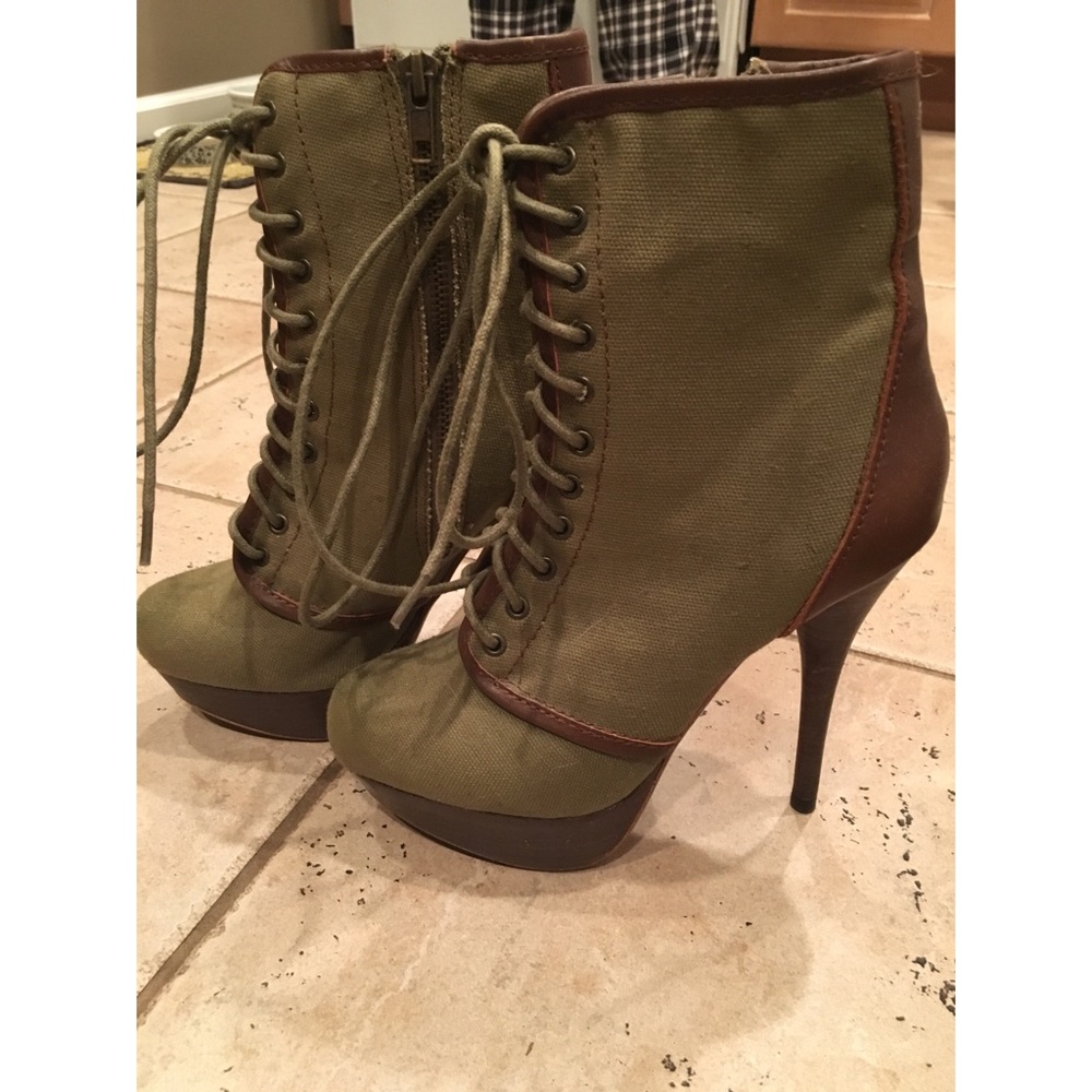 Steve madden army boot heels size 6 1/2