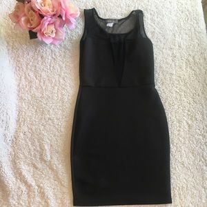 Black sleeveless dress