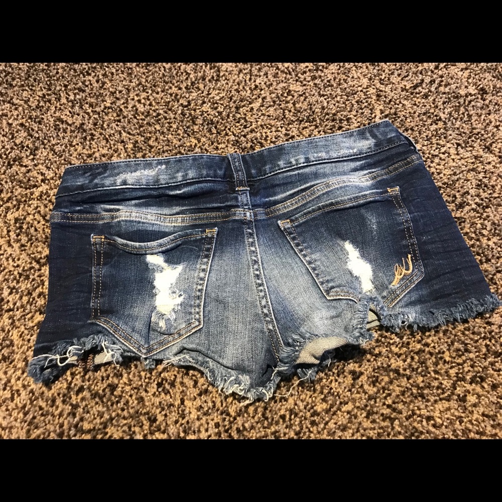 ✨Express✨ Shorts ✨ Size 2 - Picture 2 of 4