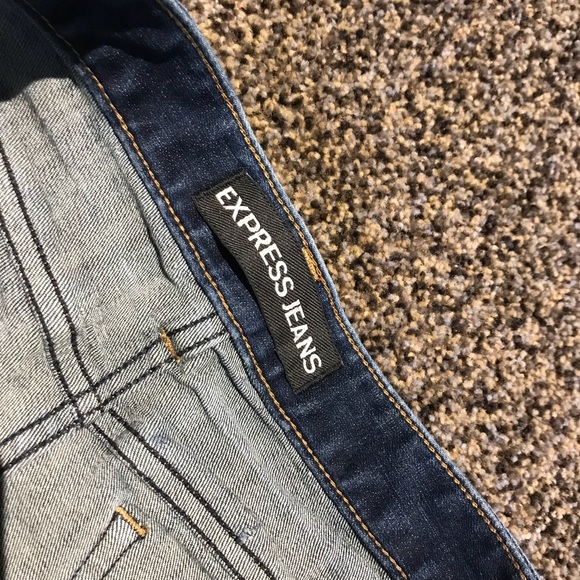 ✨Express✨ Shorts ✨ Size 2 - Picture 3 of 4