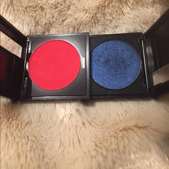 Make Up For Ever Eyeshadow - Picture 2 of 3