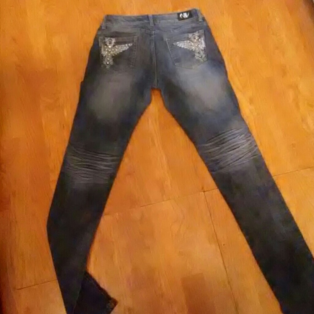 Nv jeans missing button - Picture 2 of 4