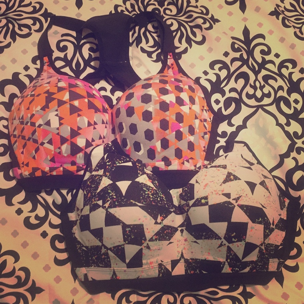 2 “Incredible” by Victoria’s Secret sports bras