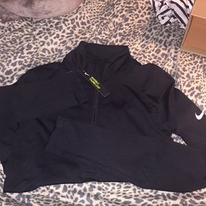 Black nike pull over