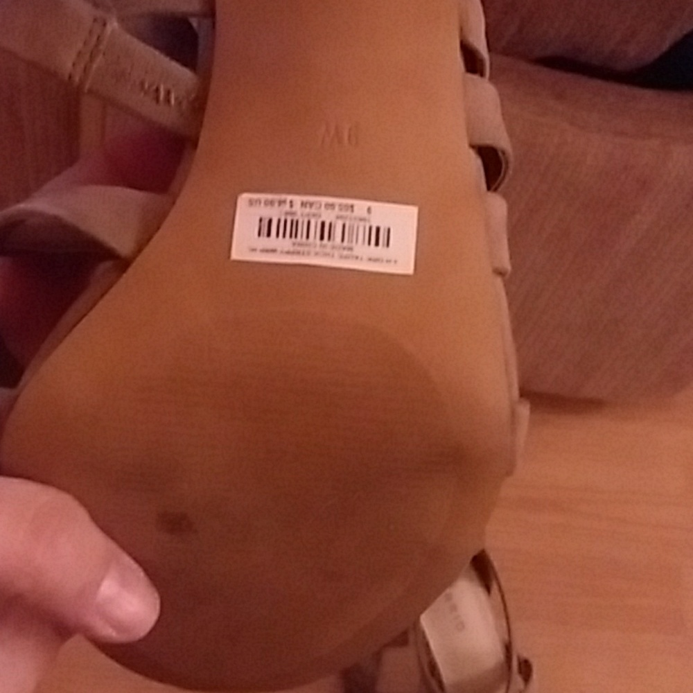 Heels - Picture 3 of 3