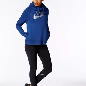 NIKE Rally sweatshirt