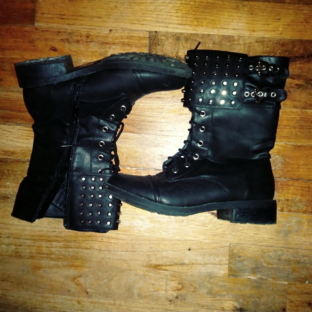 SOLD Dream Pair Black Boots