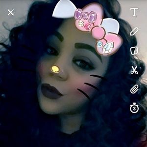 Meet your Posher, Crystal