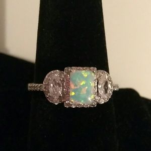 💕SALE💕 Gorgeous Opal Ring