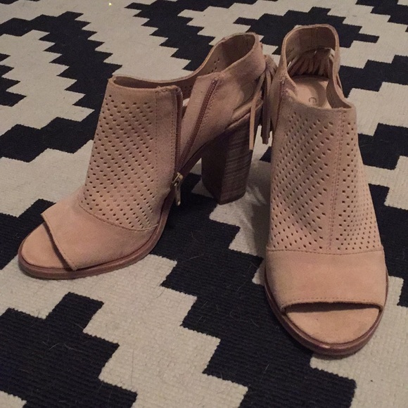 Gianni Bini Shoes - Gianni Bini tassel booties