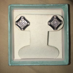 Unisex earnings