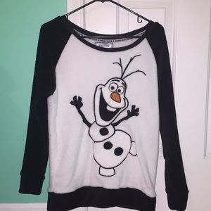 😍 SET OF 2 😍 OLAF 😍 Fuzzy Sweater & Shorts Set