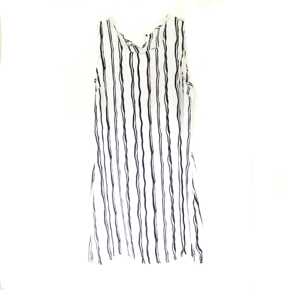 ✨Best in dresses HP✨🌹White & black printed dress