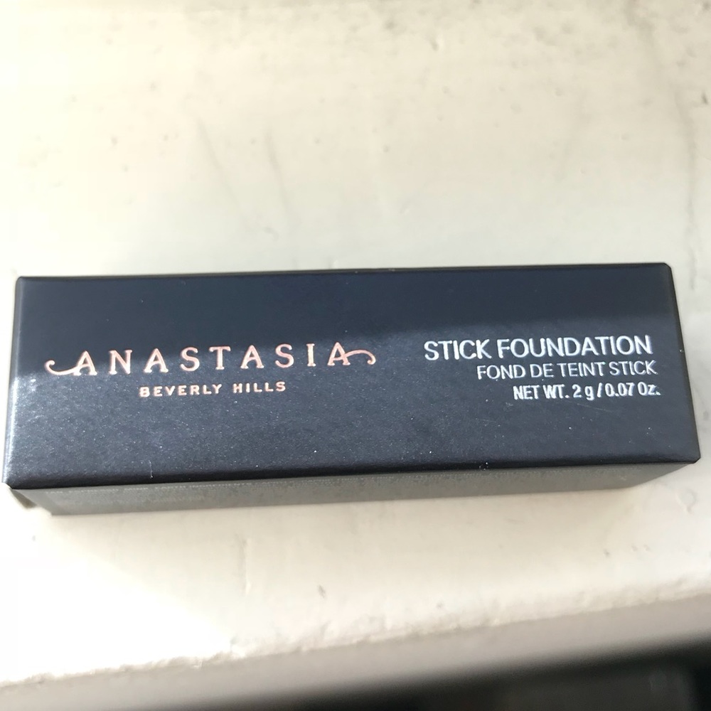 Anastasia stick foundation in shade fawn .2g