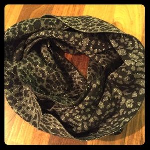 Calvin Klein Infinity scarf, Silver, animal print!