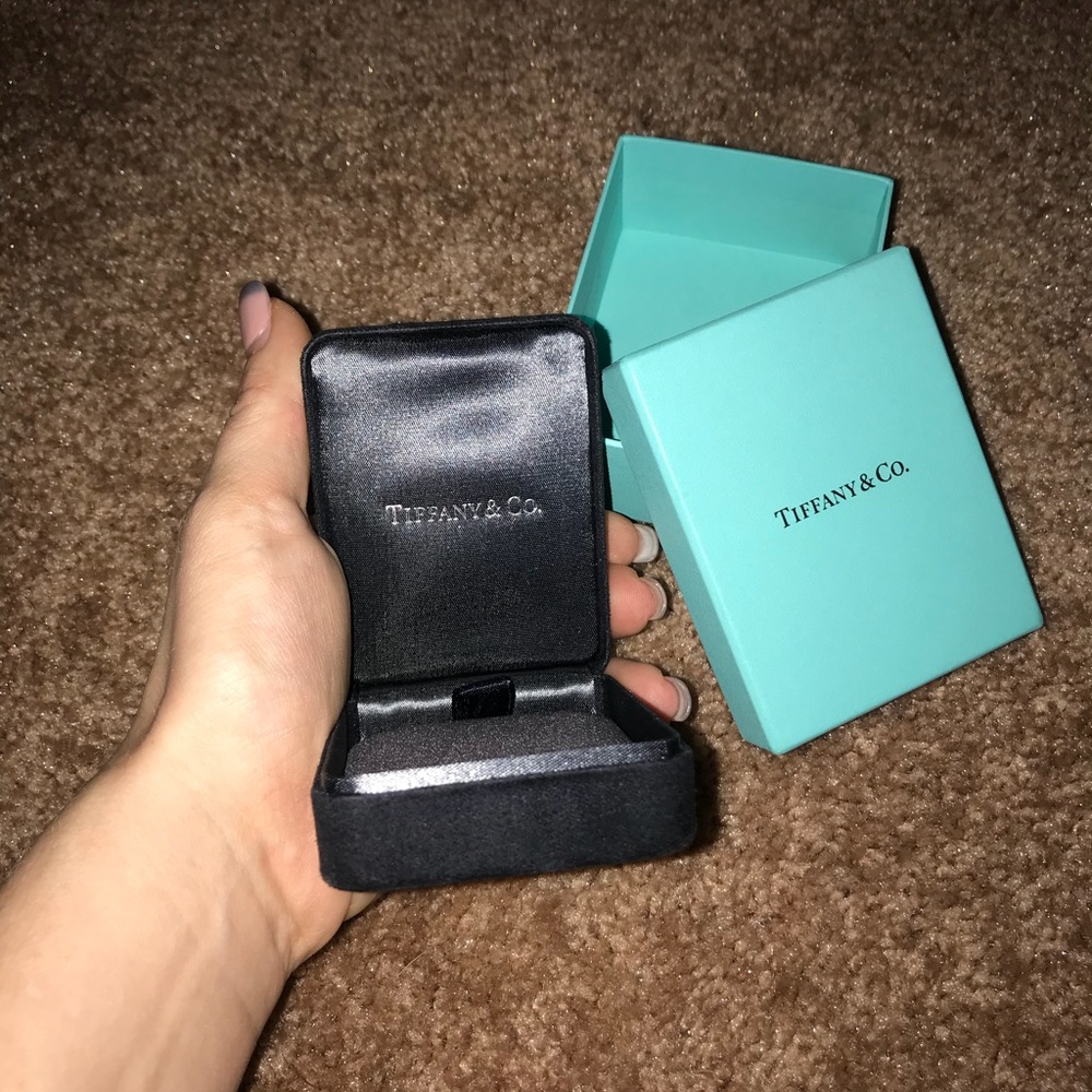 Necklace box’s