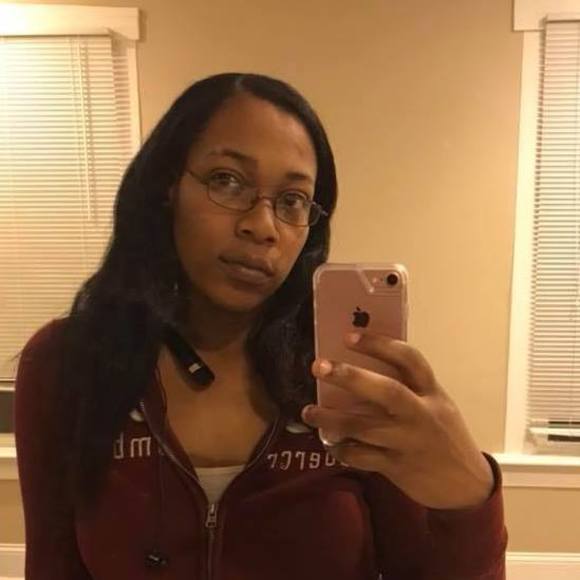 Meet your Posher, Stephanie - Picture 1 of 1