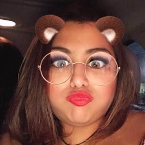 Meet your Posher, Carolina