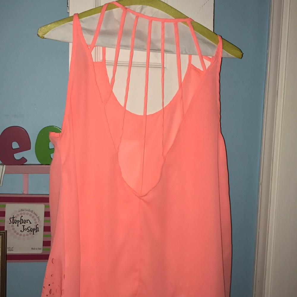 Peachy top - Picture 2 of 2