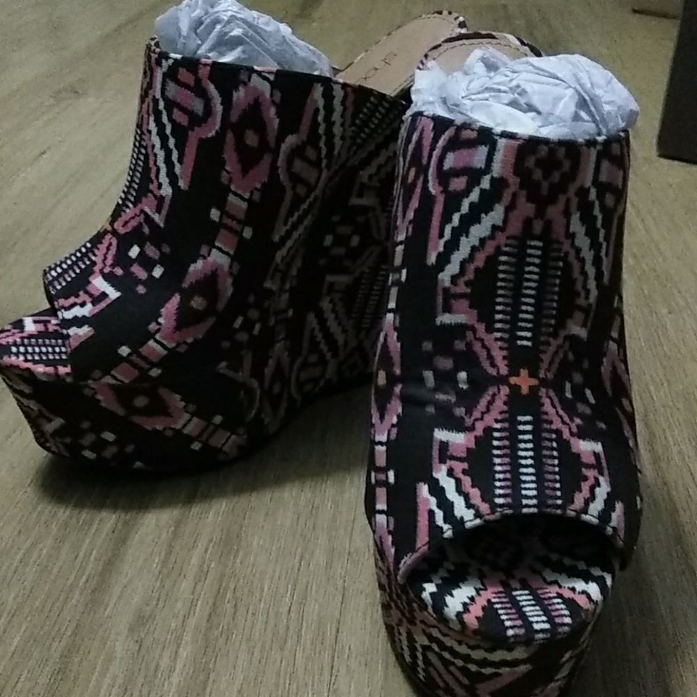 Wedge shoes - Picture 2 of 4