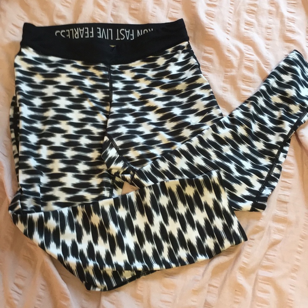 Nike small black and white leggings