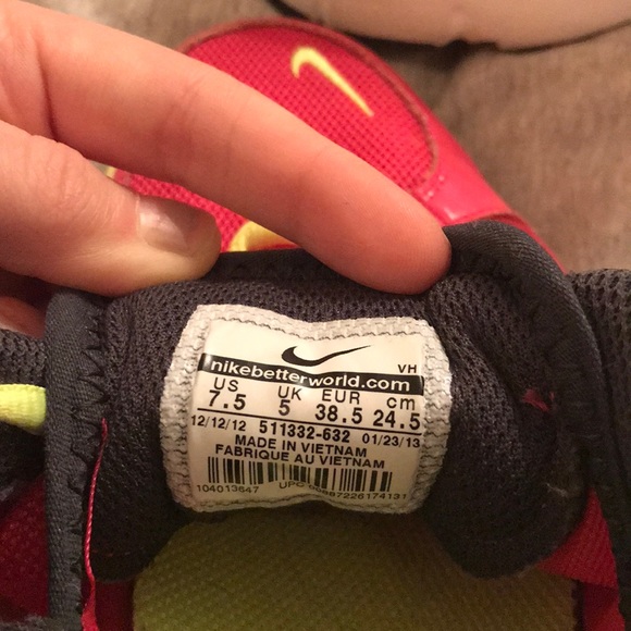 Nike Shoes - Picture 3 of 5