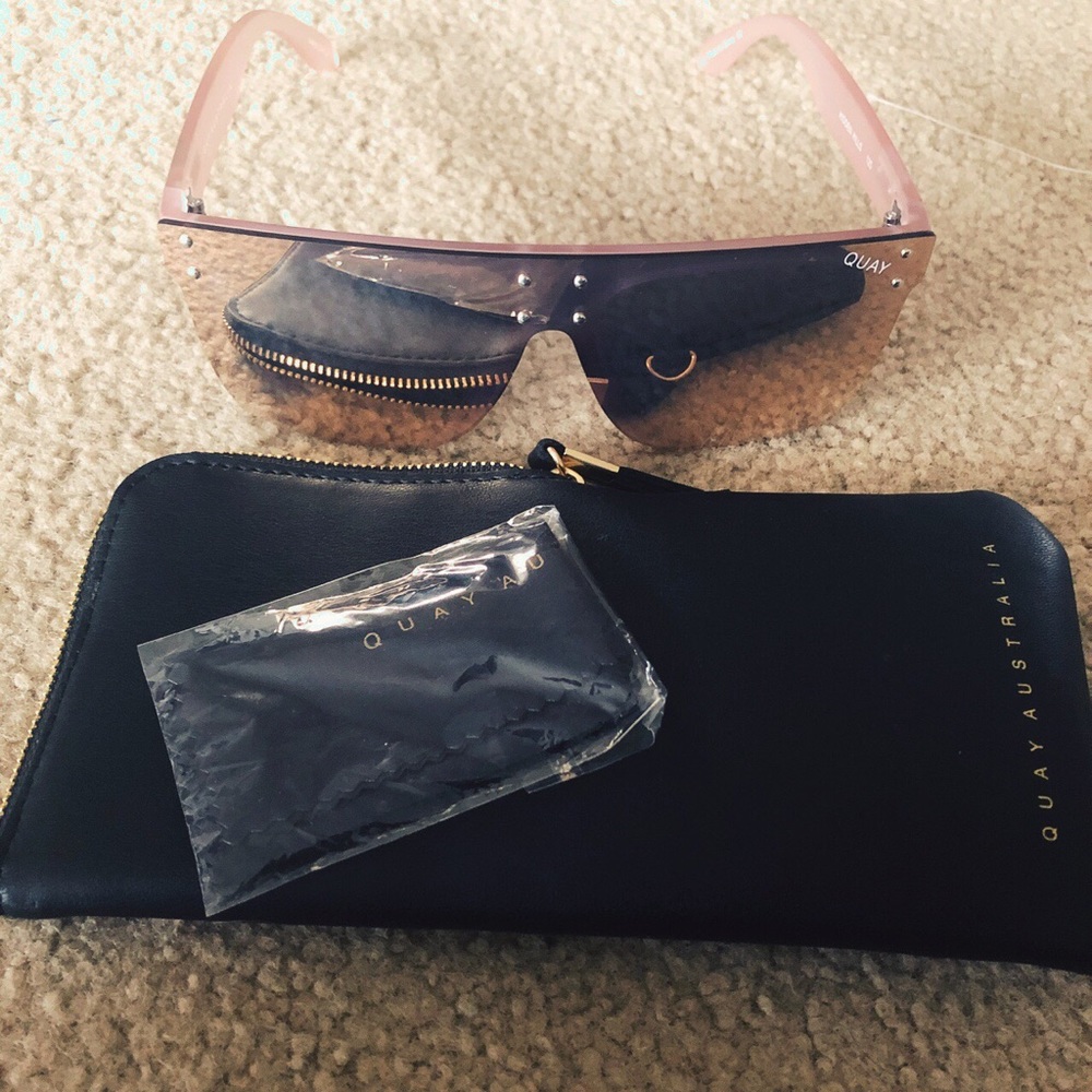 KYLIE JENNER QUAY SUNGLASSES *NEVER BEEN WORN*