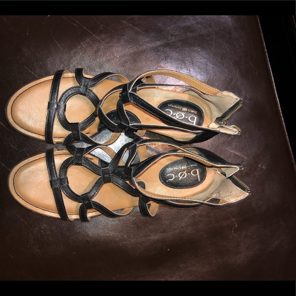 Born sandals