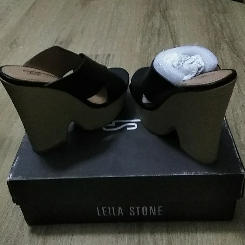 Shoes - Picture 3 of 4