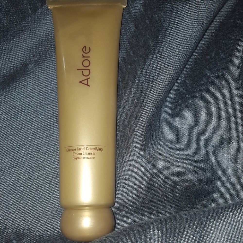 Adore Cream cleanser