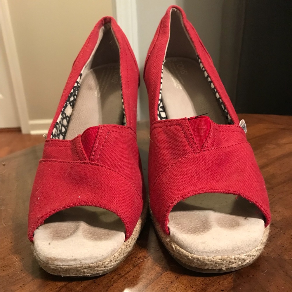 Tom’s Red Wedges. 11W