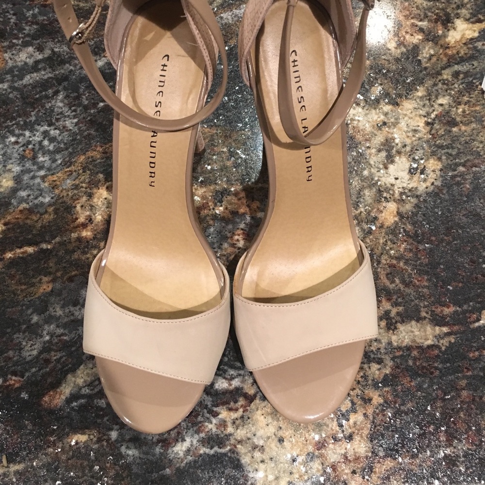 Nude heel!