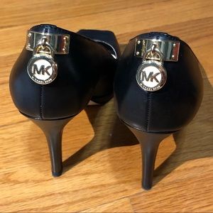Michael Kors pumps