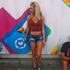 Meet your Posher, Olivia