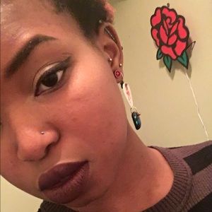 Meet your Posher, Maya