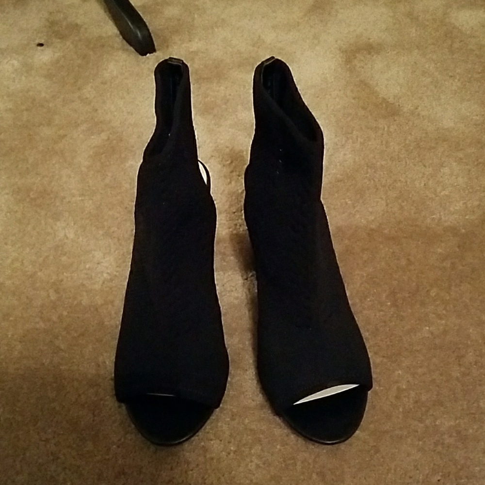 Rock in cute peep toes