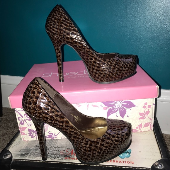 ShoeDazzle Bliss Pumps - Picture 1 of 6