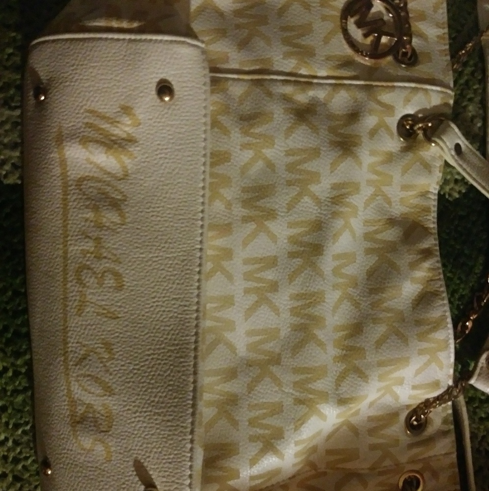 Purses Michael kors and bebe