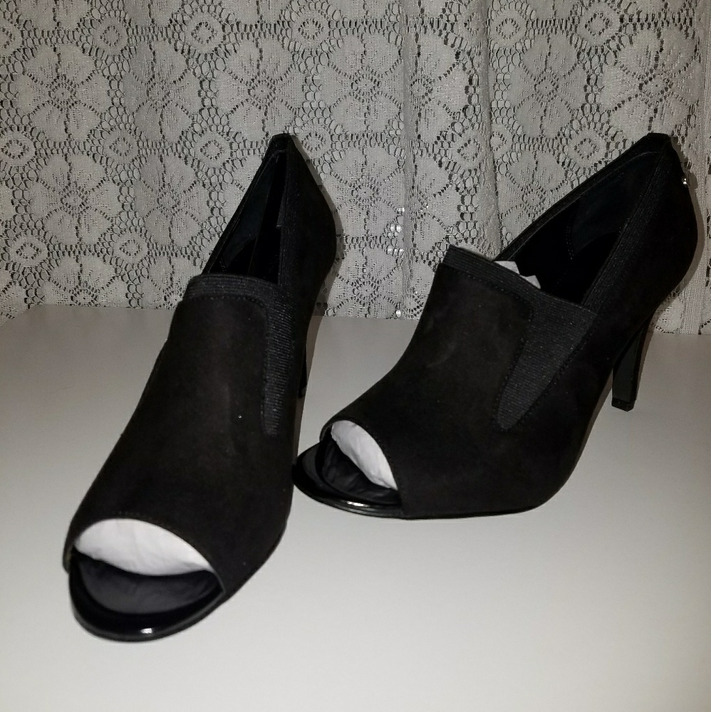 NWT Calvin Klein open toe heels