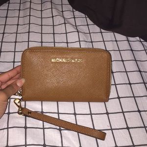 Michael kors wallet/wristlet