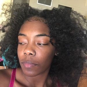 Meet your Posher, Briana