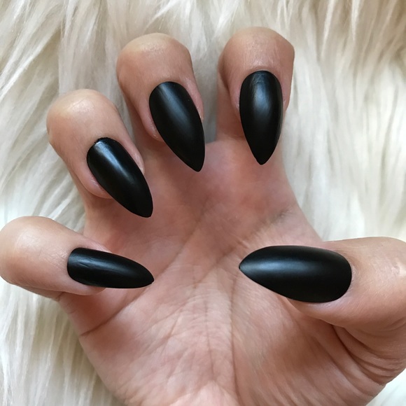 hand-painted matte black false stiletto nails - Picture 1 of 4