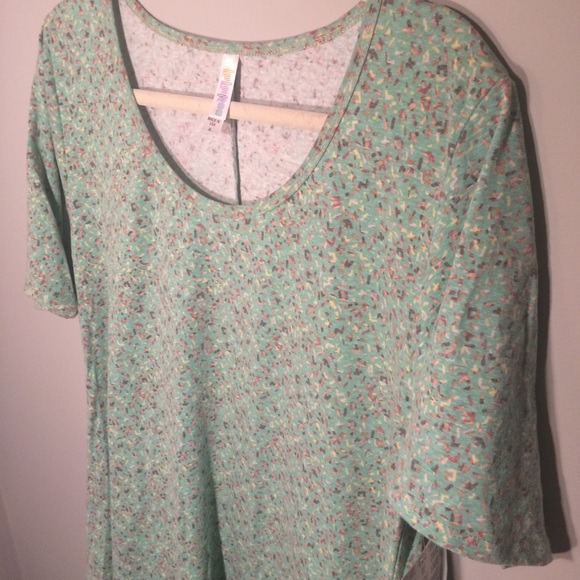 LuLaRoe Tops - NWT, LulaRoe Mint Perfect T in size XL