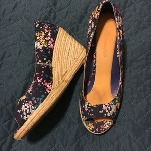 Boden floral peep toe wedge. Size 6.