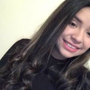 Meet your Posher, Nayeli